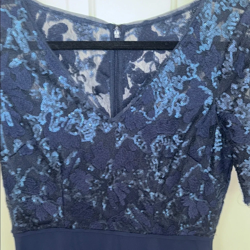 Adrianna Papell Navy Floral Lace and Chiffon Midi Dress. Size 4 - Picture 5 of 7